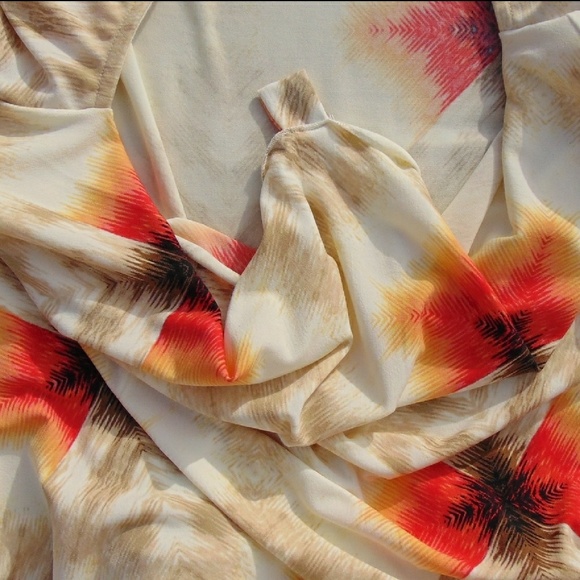 Vince Camuto Medium Patterned Scoop Neck Blouse - Picture 4 of 6